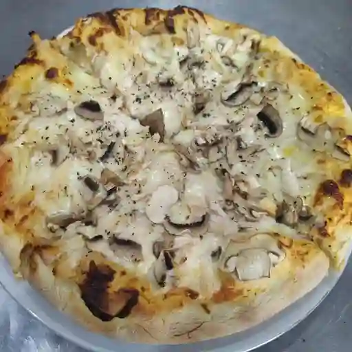 Pizza Pollo con Champiñones