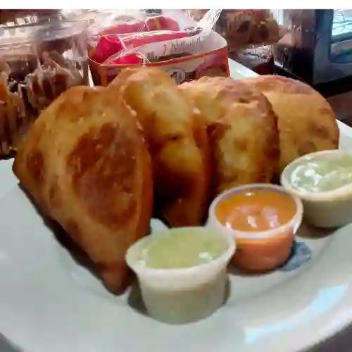 Empanadas Venezolanas Mixta