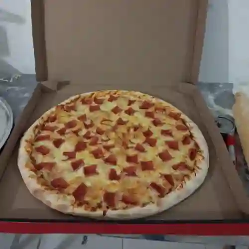 Pizza de Jamon y Queso Largue 40Cm