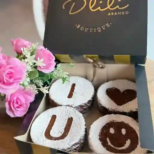 Caja x4 mini brownies - cara feliz