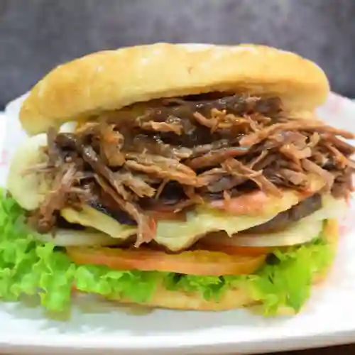 Mega Burger Ropa Vieja
