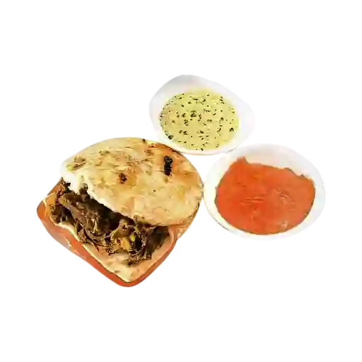 Arepa con Carne Desmechada Especial