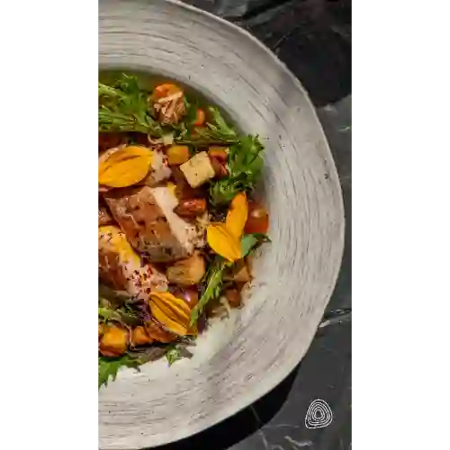 Ensalada Cesar con Pollo Ahumado