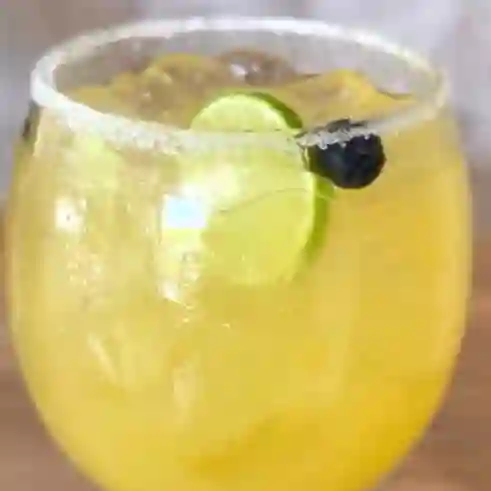 Soda de frutos amarillos 16 oz
