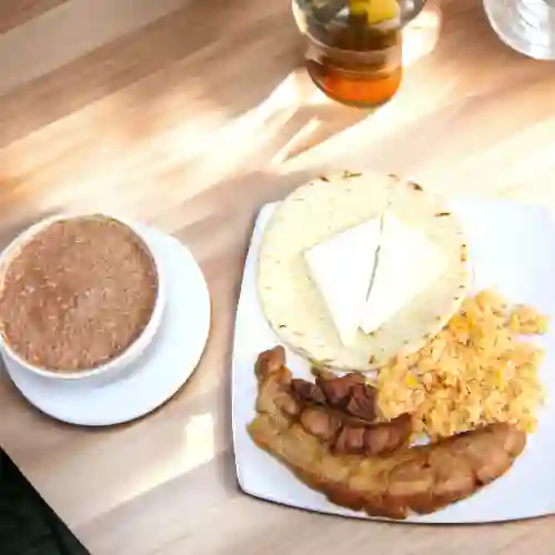 Carne Huevos Arepa y Quesito Chocolate
