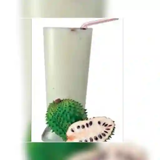 Jugo de guanábana en agua