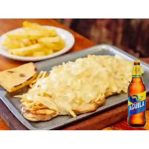 Combo Pechuga Gratinada + Aguila 350 ml