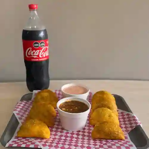 Combo 10 Empandas de Carne + Coca-Cola Original 1.5L