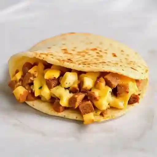 Arepa con Queso y Chorizo