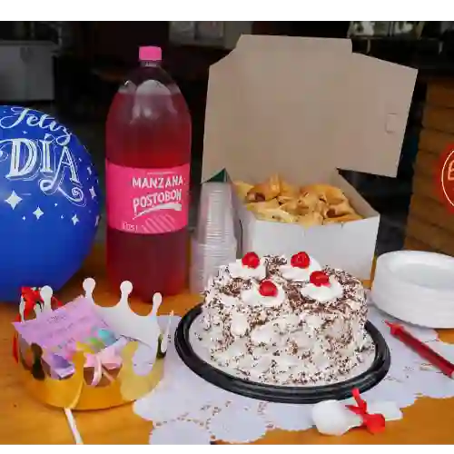 Combo Tres Leches + Gaseosa + Decoracion