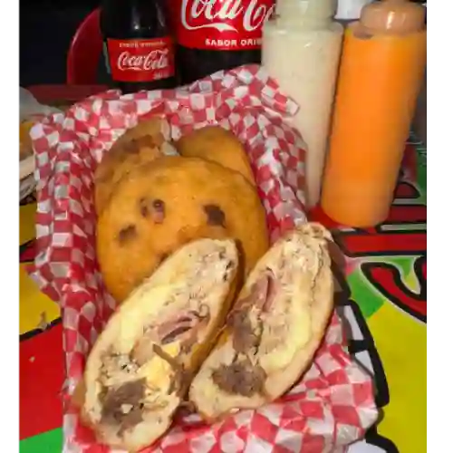 Arepa Triple Mixta