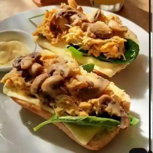 Sándwich de Pollo con Champiñones