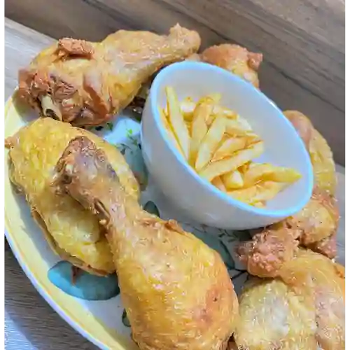 Pollo Entero Mas Papas a la Francesa