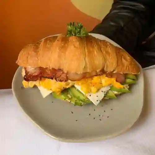 Croissant de Huevito con Tocino