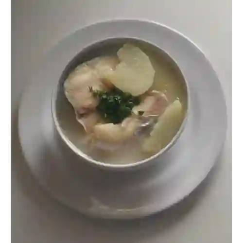 Caldo de Pescado con Pan