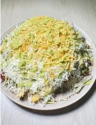 Salchipapa Suiza Pollo