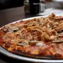 Pizza Pollo Hongos Tocineta