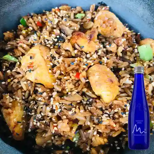 Combo Chaufa de Pollo + Manantial Sin Gas 300 ml