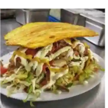 Patacón de Pollo Asado