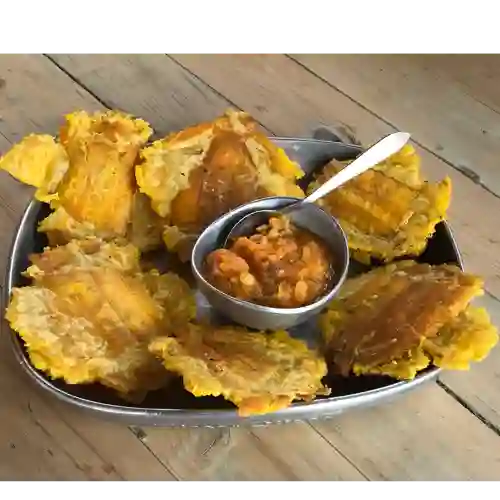 Patacón con Hogao