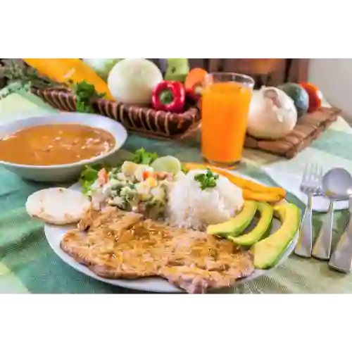 Almuerzo Frijoles y Seco