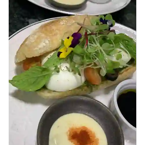 Sándwich de Burrata y Pesto