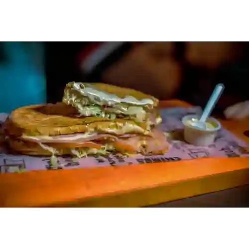 Combo Sandwich Sencillo + Bebida 250 ml