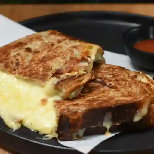 SÁNDUCHE DE QUESO FUNDIDO QUESO