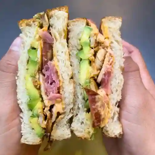 Combo apilado pavo aguacate