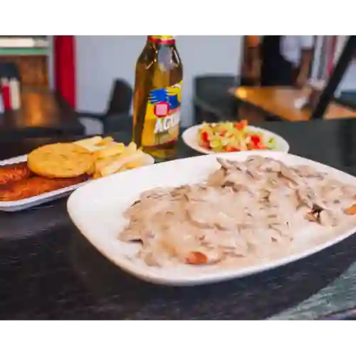 Filete de Pollo en Salsa de Champiñones
