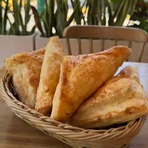 Pastelito con Queso