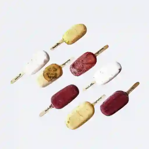 Paleta de fruta en agua