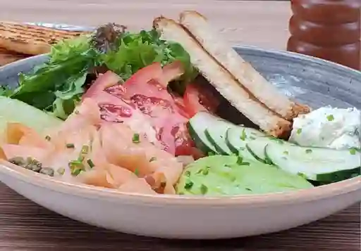 Ensalada de Salmón Ahumado