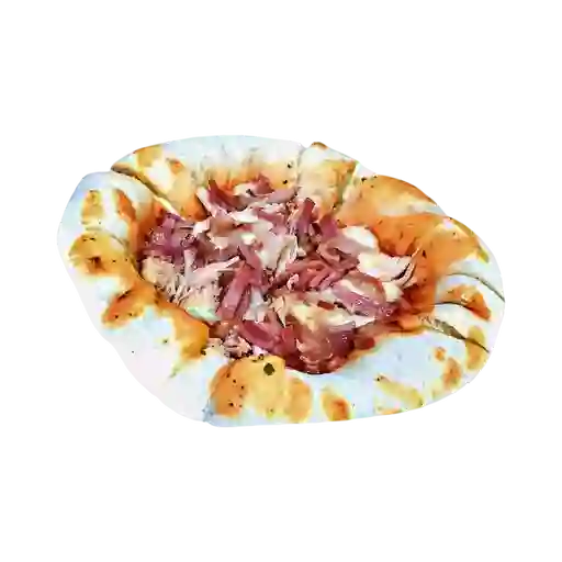 Pizza Tocineta y Pollo Medium