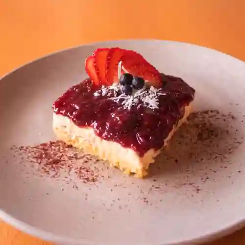 Fusión Tres Leches con Frutos Rojos