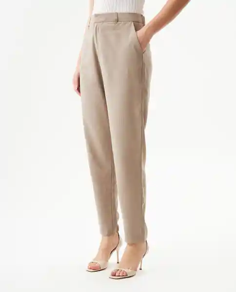 Pantalón Essential Café Desierto Claro Talla 5 Chevignon