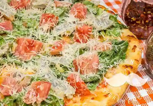 Pizza Tomates Al Pesto