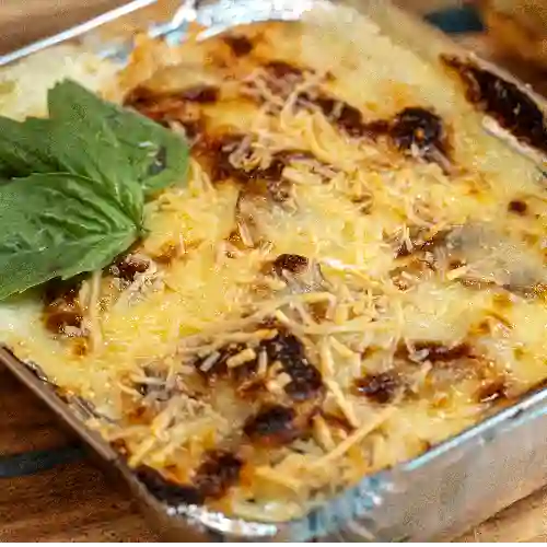 Lasagna de Pollo y Champiñones + Bebida