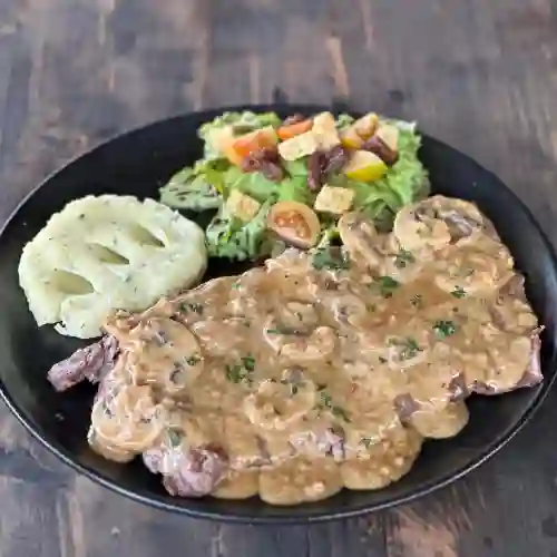 Baby Beef en Salsa de Champiñones