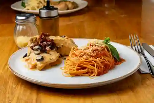 Pollo Del Chef con Capellini Napolitana