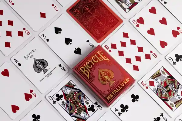 Bicycle Cartas Metalluxe Holiday Red