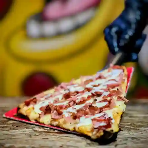 Pizza carnivora porción
