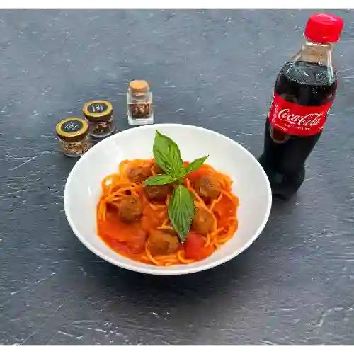 Combo Spaghetti Bolognesa + Bebida