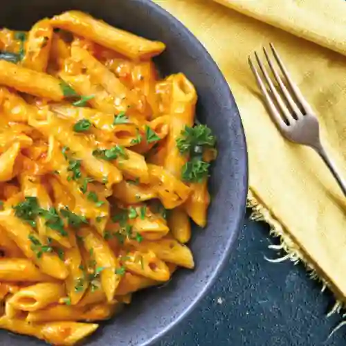 Pasta Curry con Cerdo Demechado