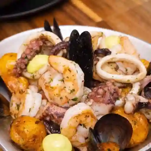 Escalibada De Mariscos