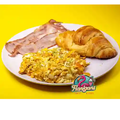Croissant Artesanal Pericos Desayuno