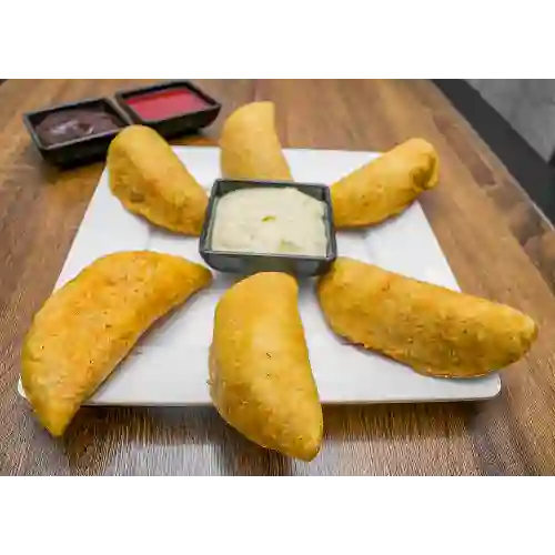 Combo Empanadas de Carne X12 + Gaseosa