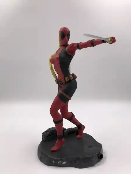 Marvel Figura Coleccionable Lady Deadpool # 9 Inch