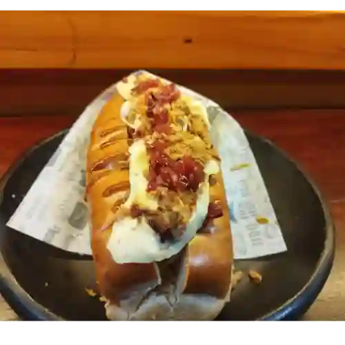 Perro Crispy con Mermelada de Tocineta