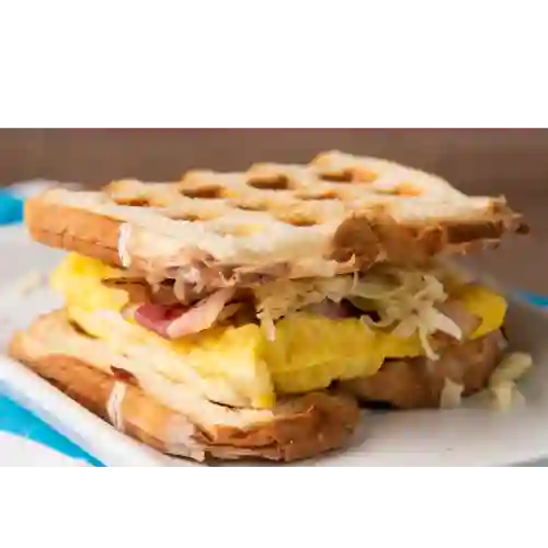 Desayuno Waffle Sanduche con Pollo